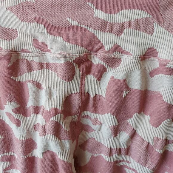 Free People pink Camo Cropped Pants - Picture 2 of 6